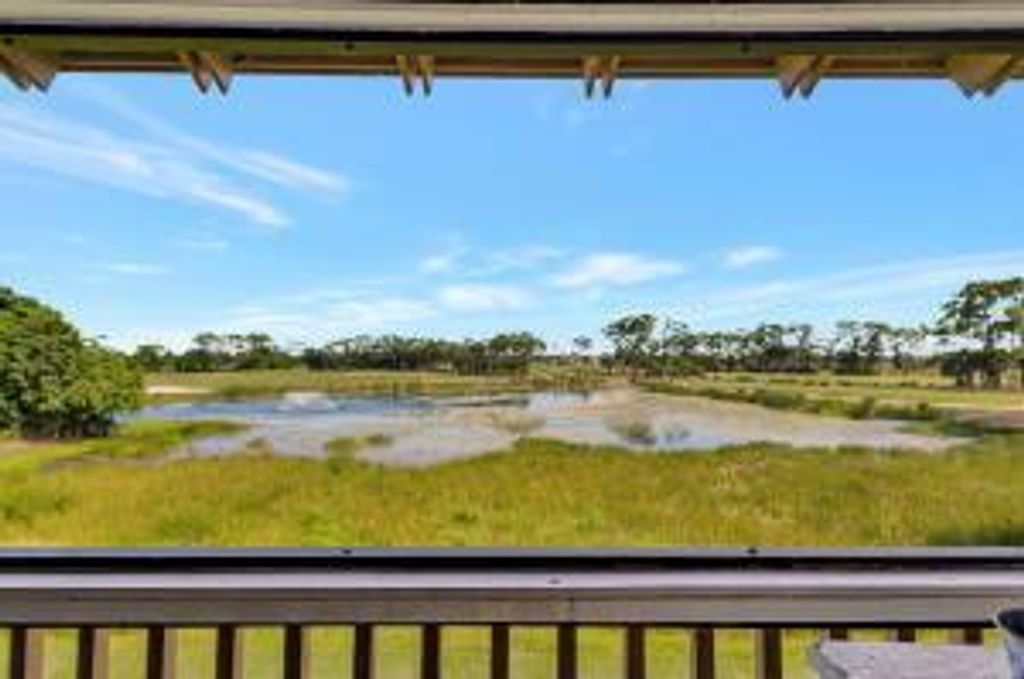 Photo of 348 Brackenwood Circle, Palm Beach Gardens, FL 33418 (MLS # R11057349)