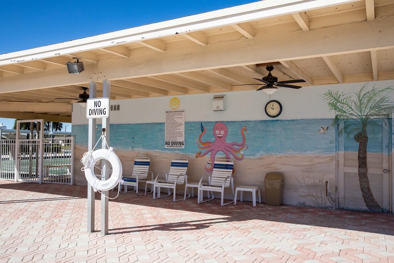 CRESTHAVEN VILLAS 5 CONDO - Residential