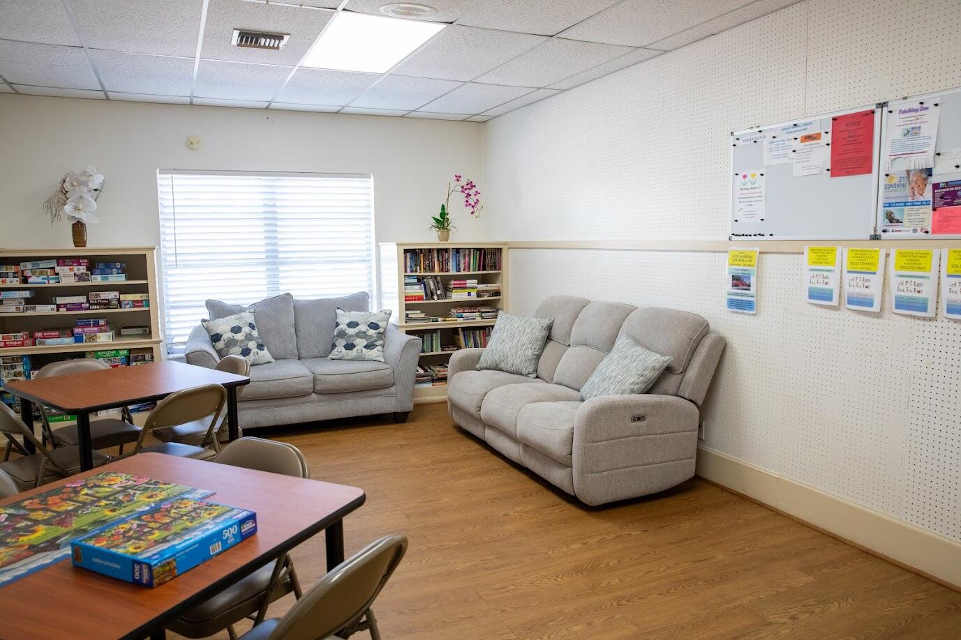 CRESTHAVEN VILLAS 5 CONDO - Residential