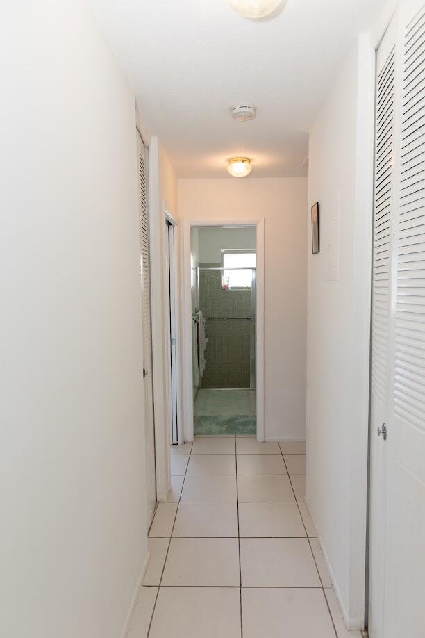 CRESTHAVEN VILLAS 5 CONDO - Residential