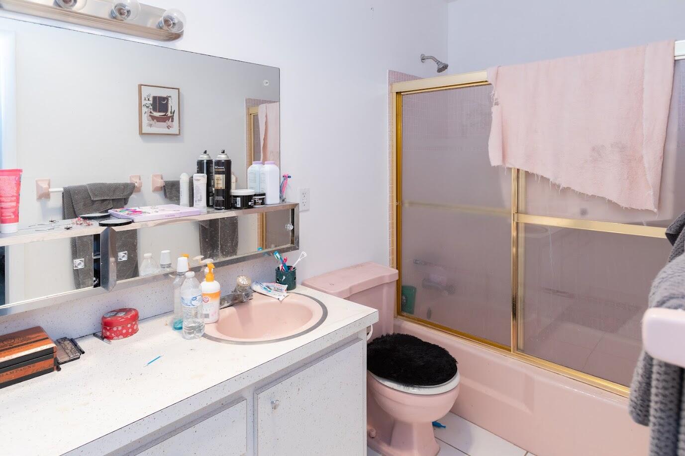 CRESTHAVEN VILLAS 5 CONDO - Residential