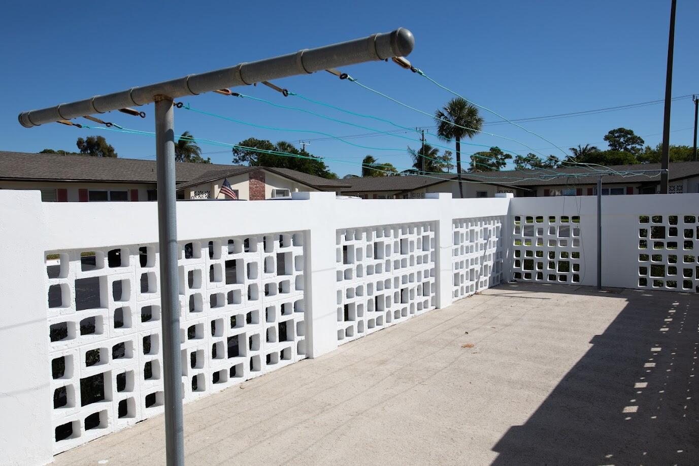 CRESTHAVEN VILLAS 5 CONDO - Residential