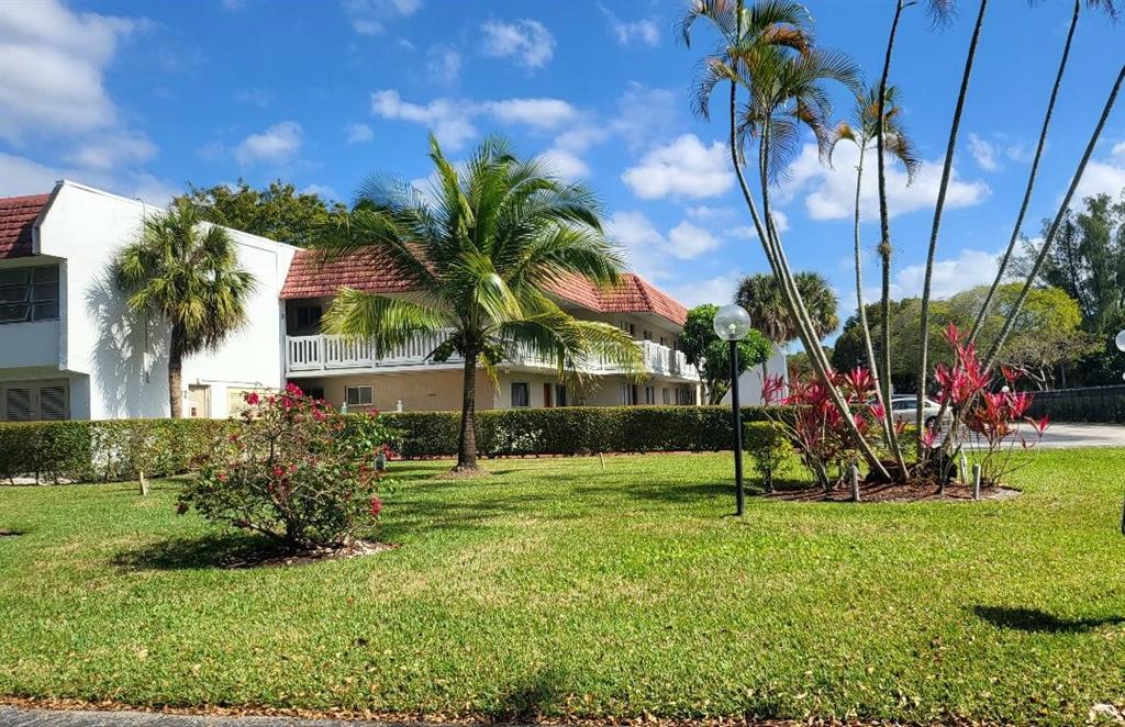 LAS VISTAS CONDOS - Residential