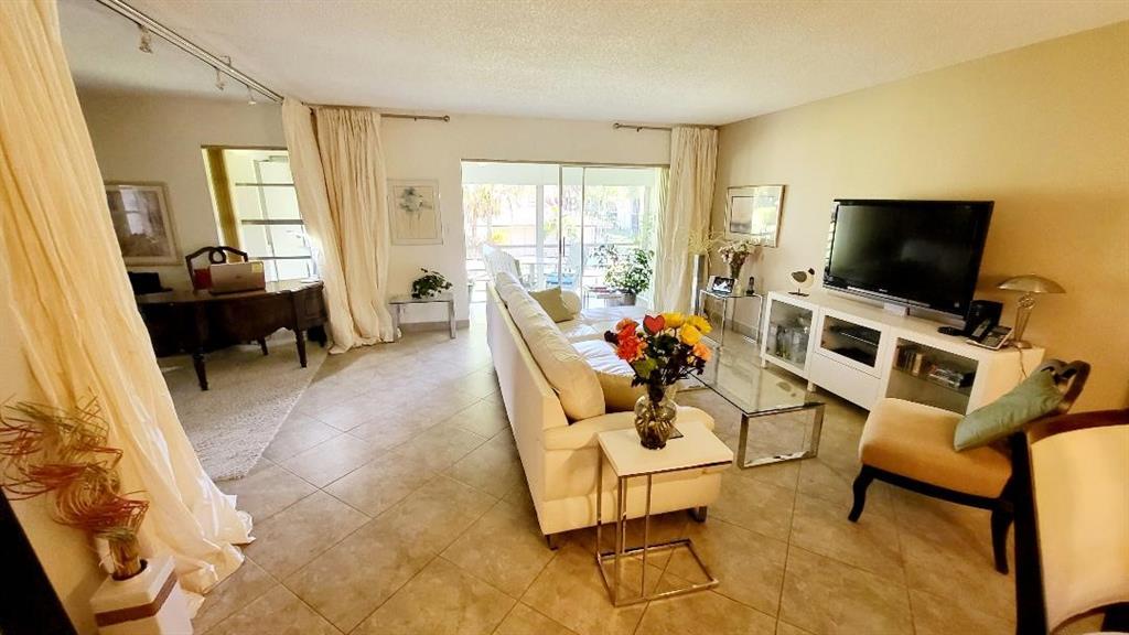 LAS VISTAS CONDOS - Residential