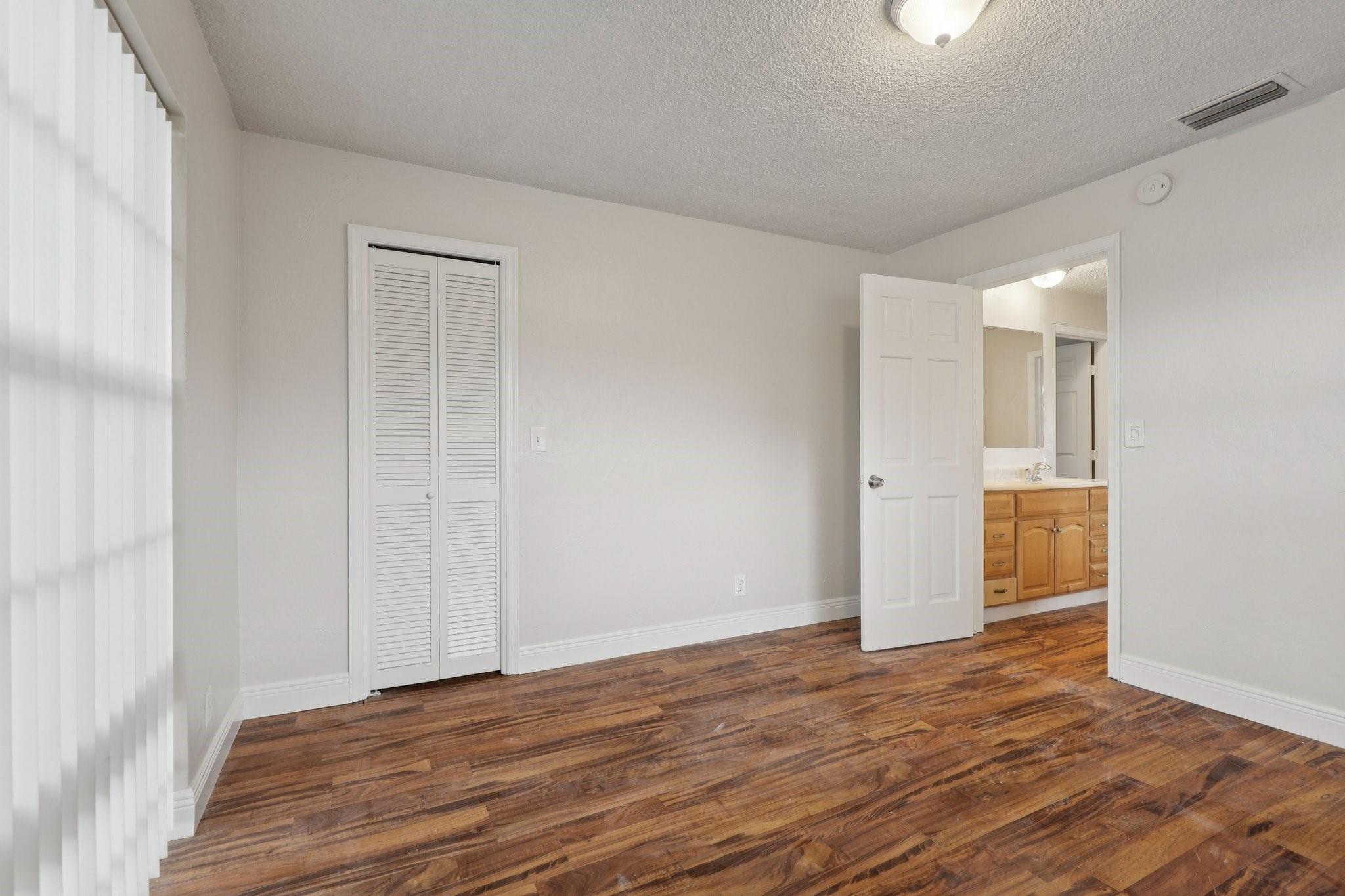 Country Club Village Sec - Residential