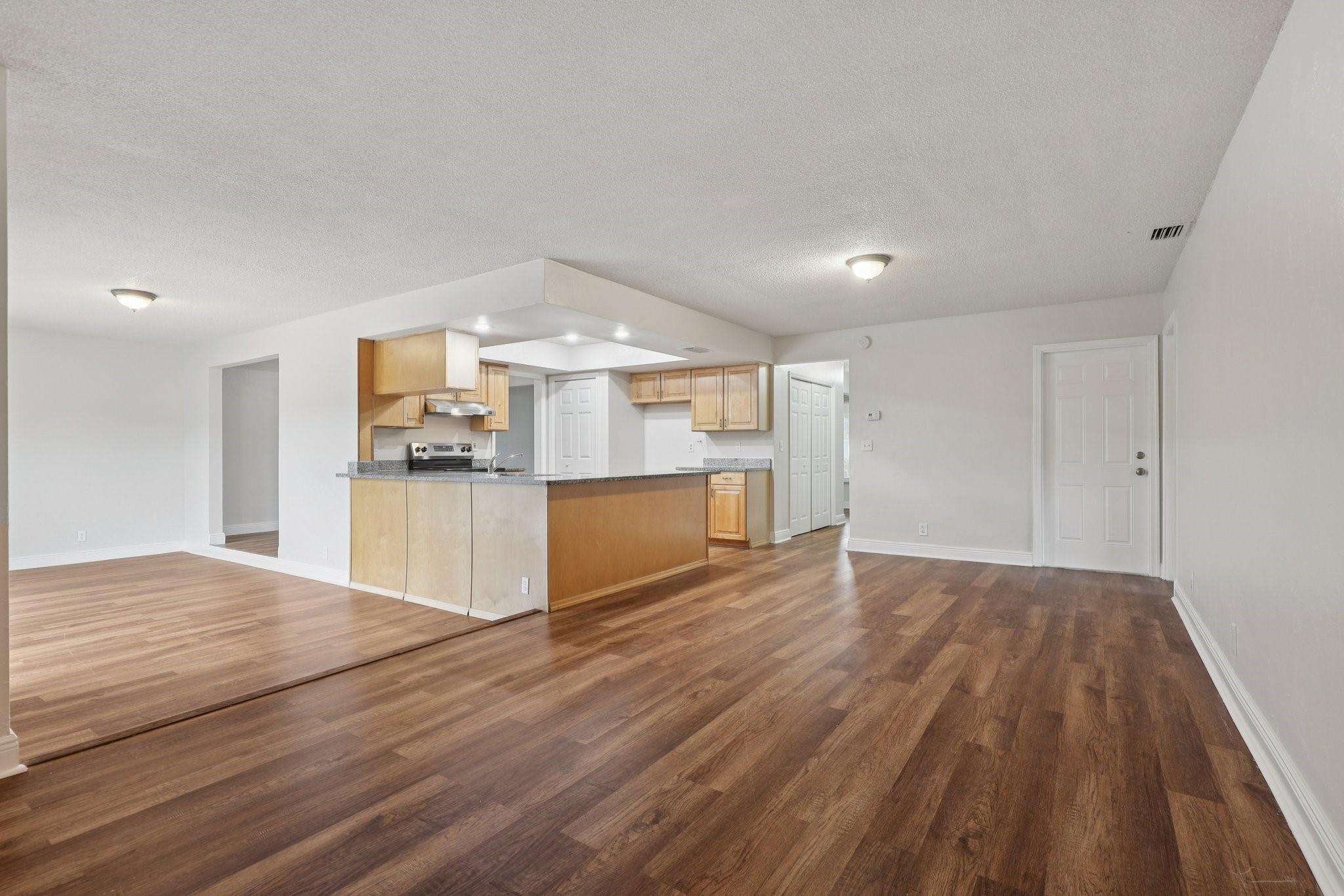 Country Club Village Sec - Residential