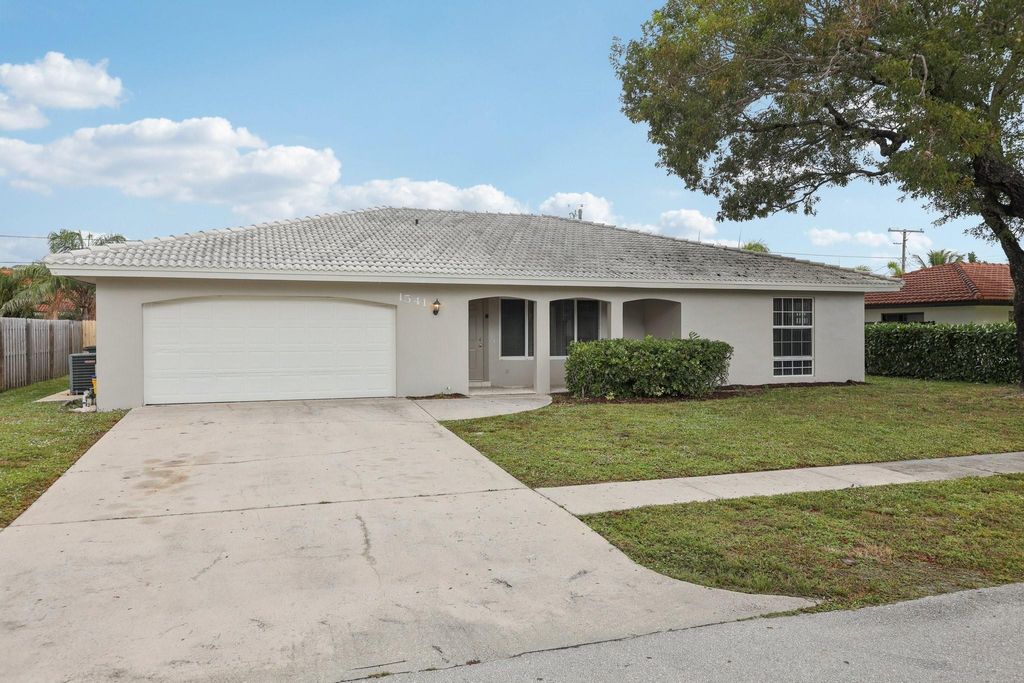 Photo of 1541 NW 9th St, Boca Raton, FL 33486 (MLS # F10539191)