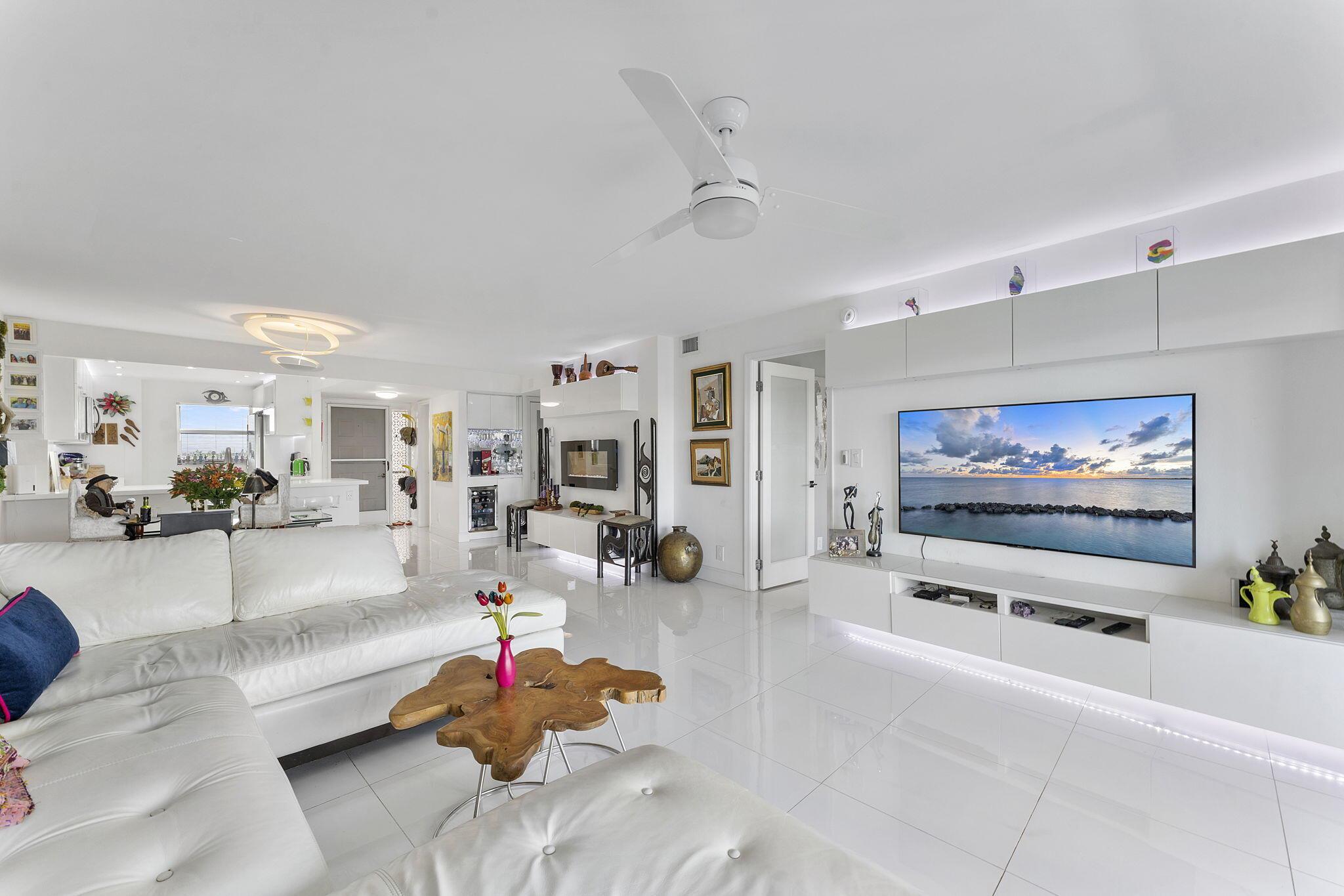 1523 E Hillsboro Boulevard 634