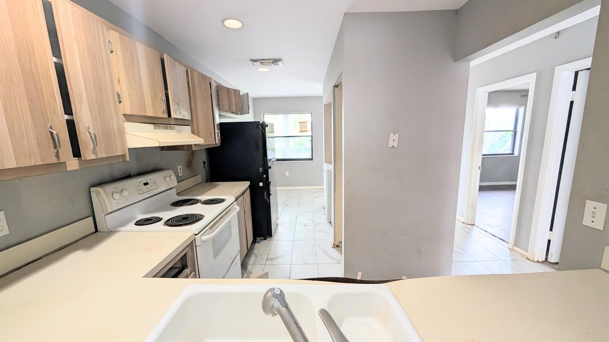 DELRAY OAKS CONDO - Residential