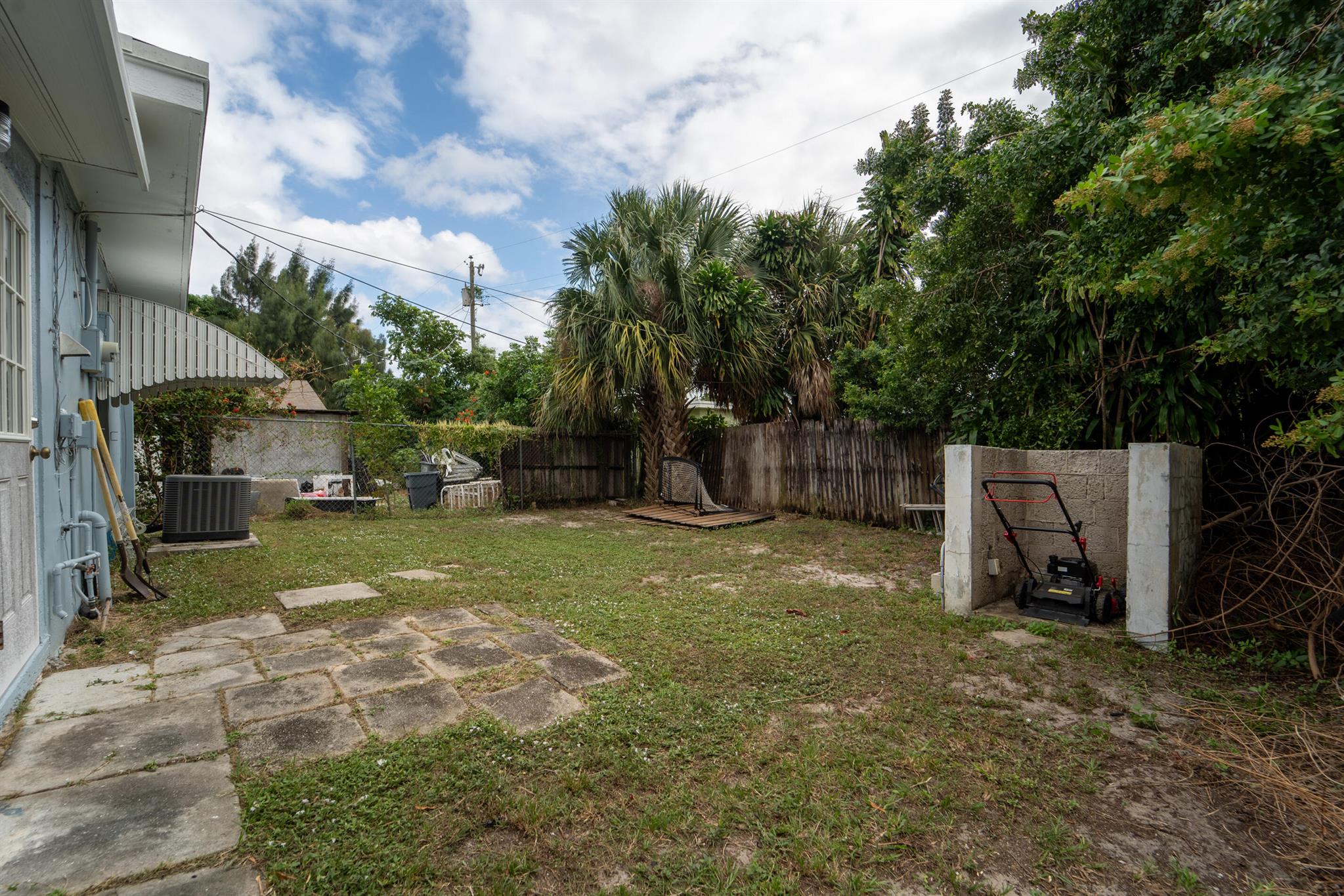 1214 Peak Road