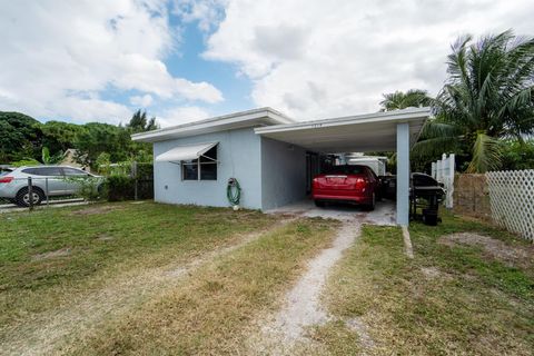 1214 Peak Road Lantana FL 33462