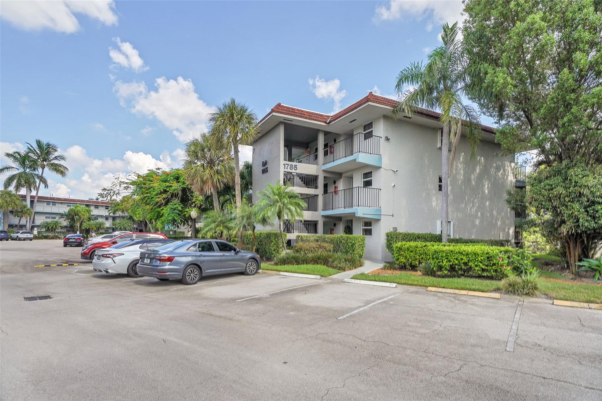 1785 N Andrews Sq 110E