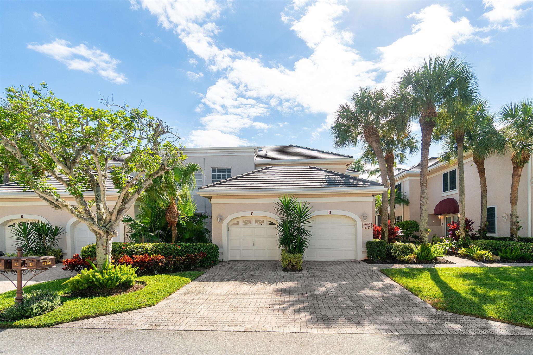 CATALINA / POLO CLUB - Residential