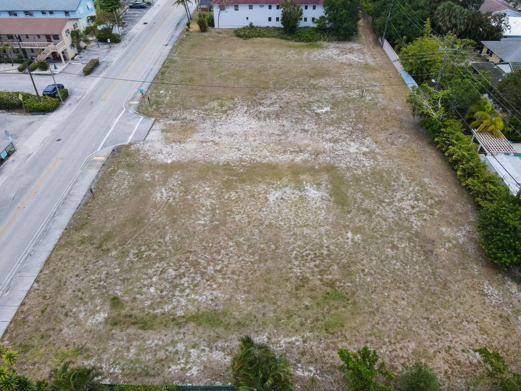 Photo of 1600 S Federal Highway, Lake Worth Beach, FL 33460 (MLS # R11157479)