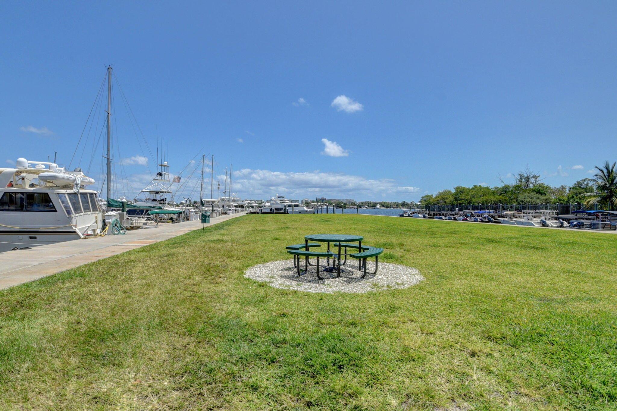 MOORINGS AT LANTANA CONDO - Residential