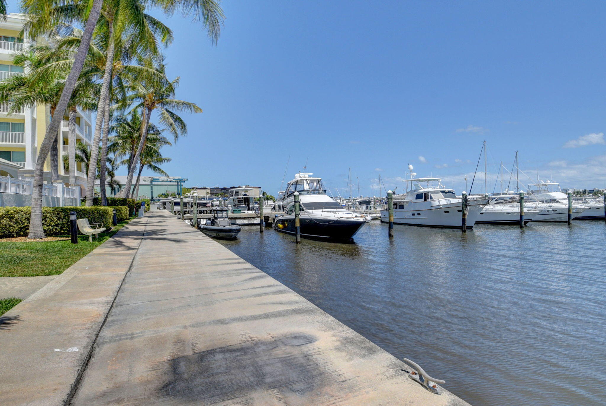 MOORINGS AT LANTANA CONDO 2 - Residential