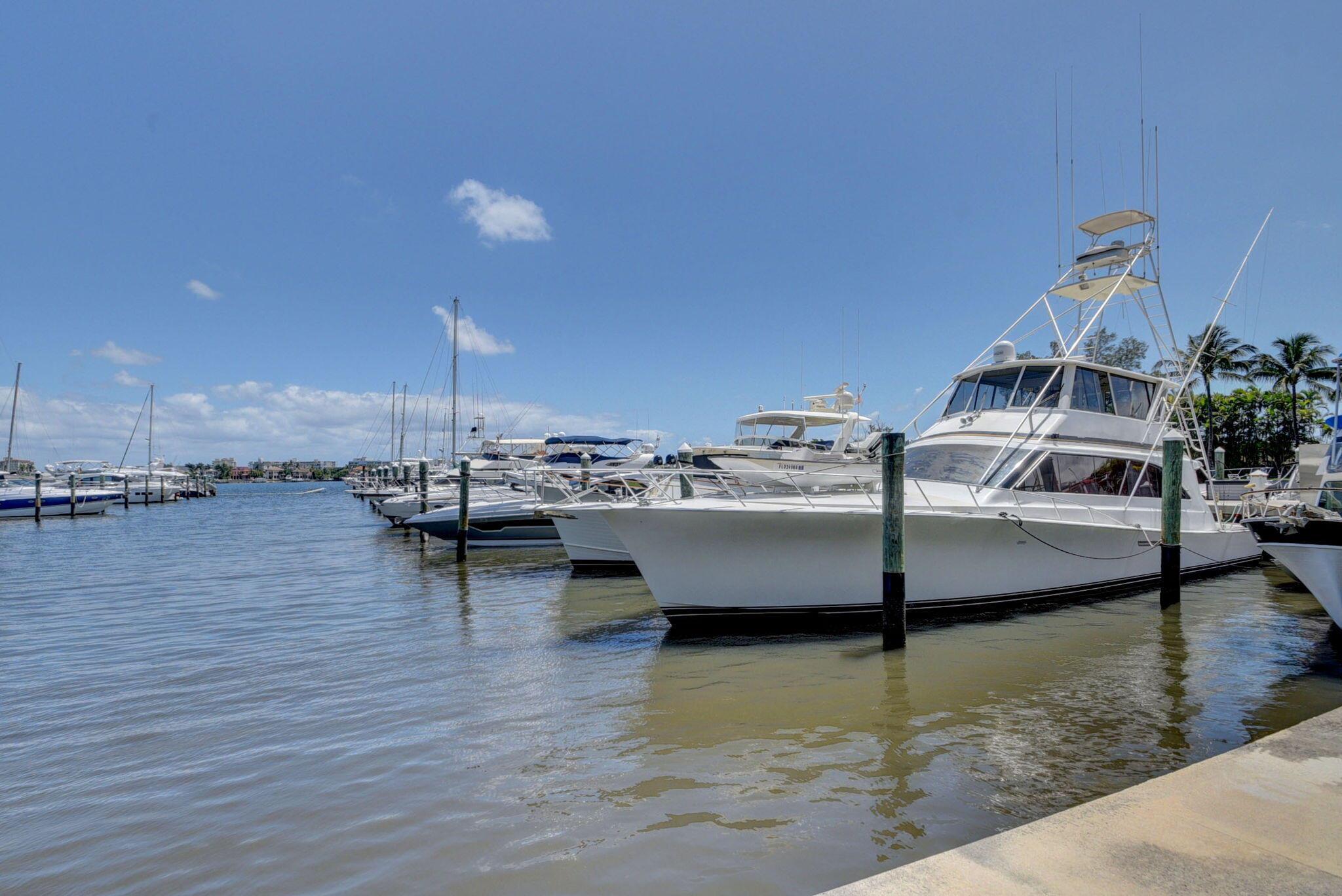 MOORINGS AT LANTANA CONDO - Residential