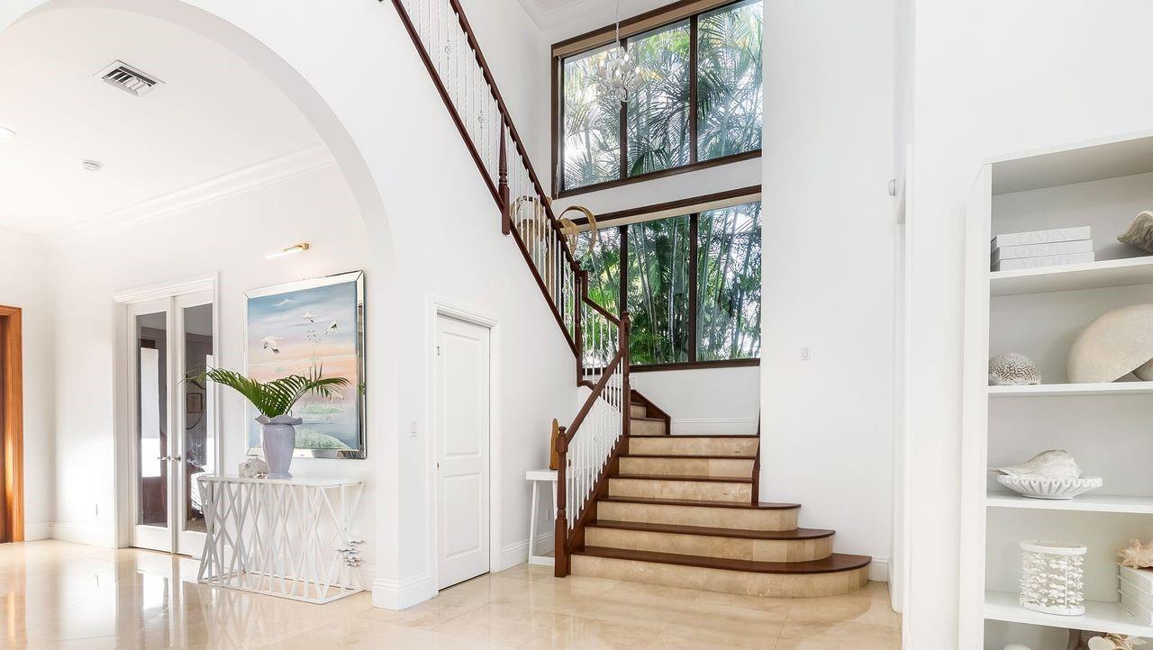 View photos, virtual tours, details... 4700 NE 29th Ave