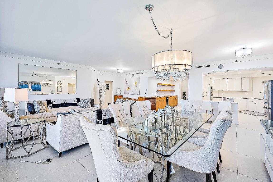 2100 Condo At Sloans Curve - Residential