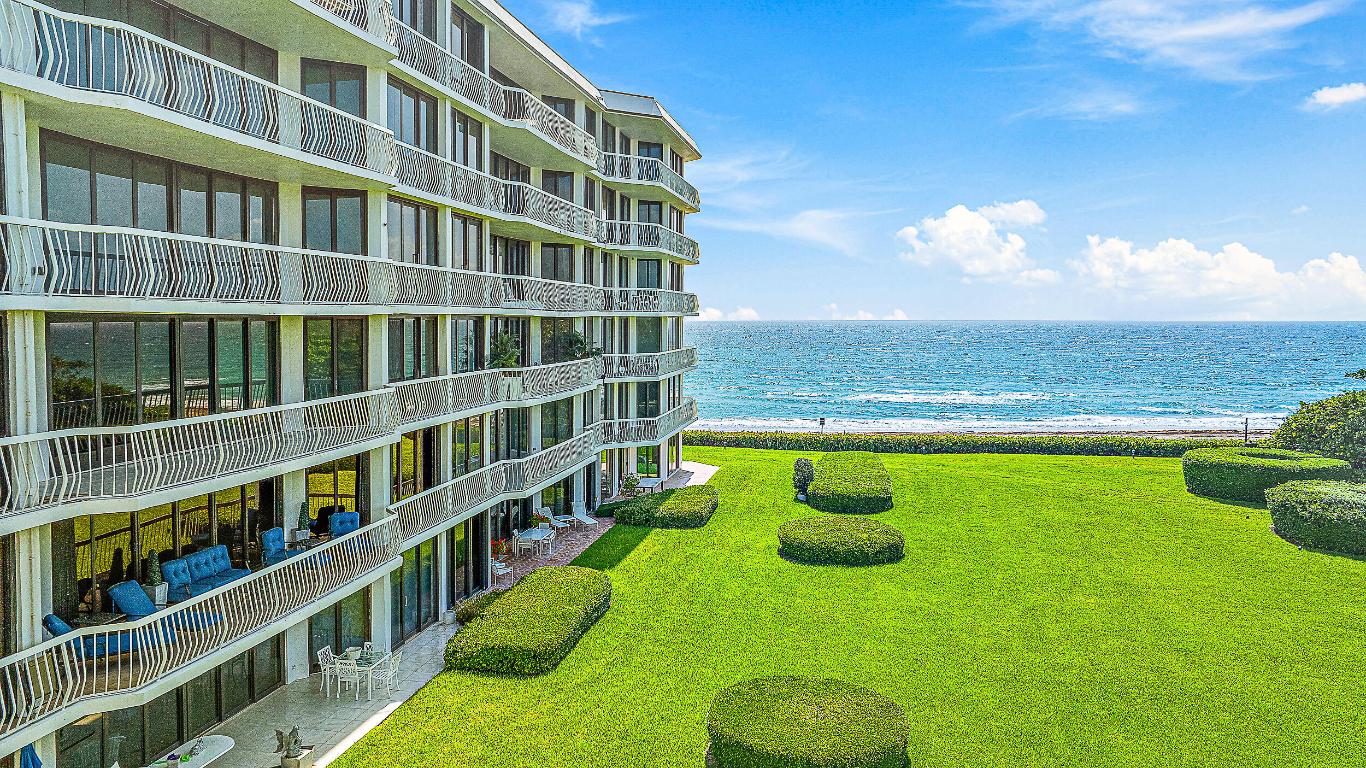 2100 Condo At Sloans Curve - Residential