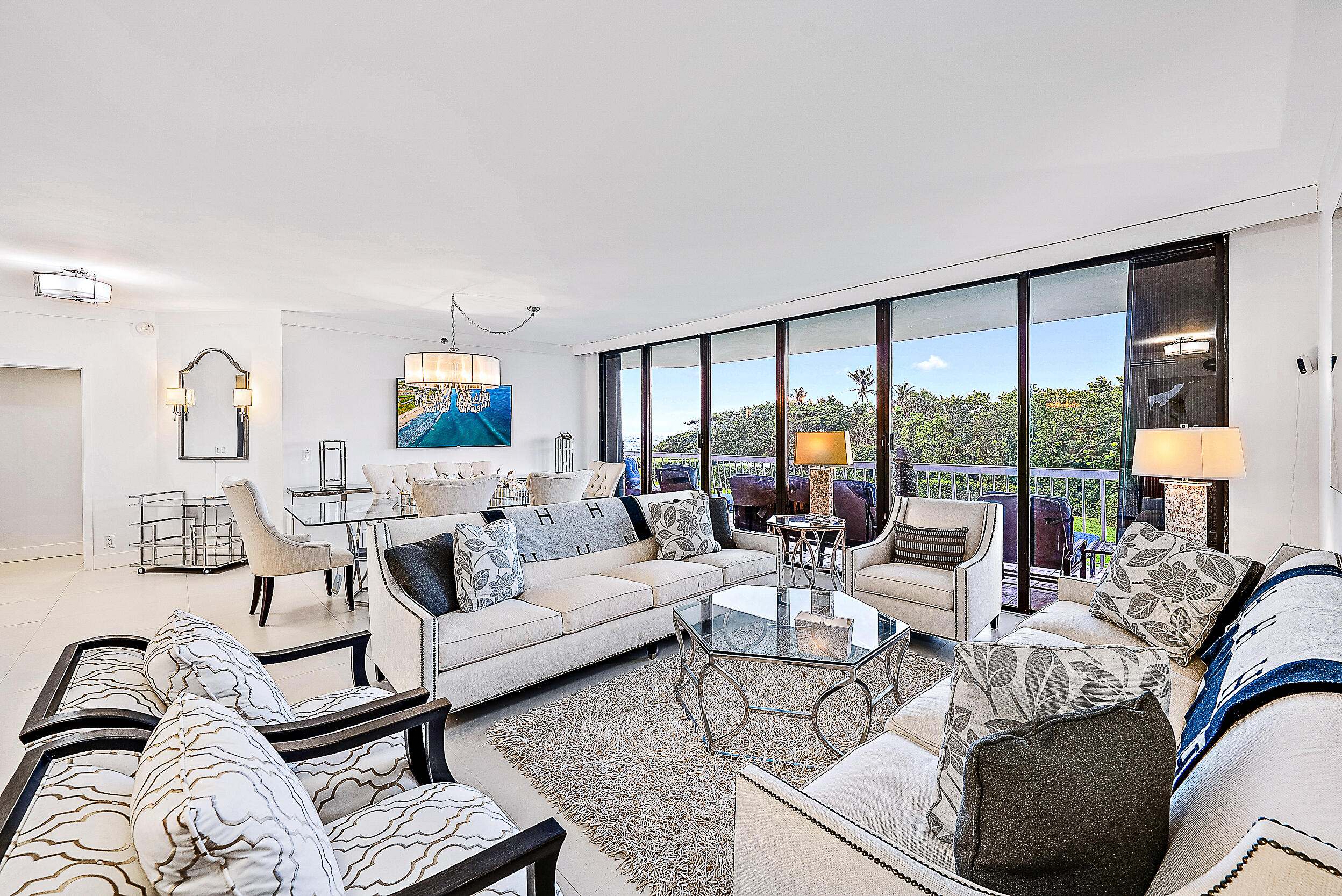 2100 S Ocean Boulevard S 206 S, Palm Beach, FL, 33480/$4,200,000 4 2100 S Ocean Boulevard S 206 S