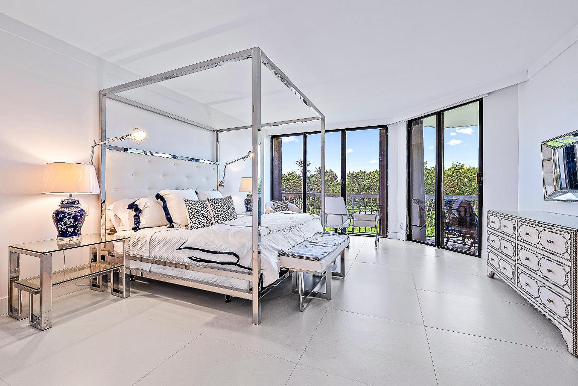 2100 Condo At Sloans Curve - Residential