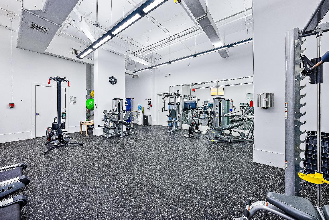 2100 Condo At Sloans Curve - Residential