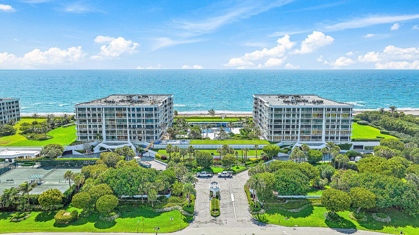 2100 Condo At Sloans Curve - Residential