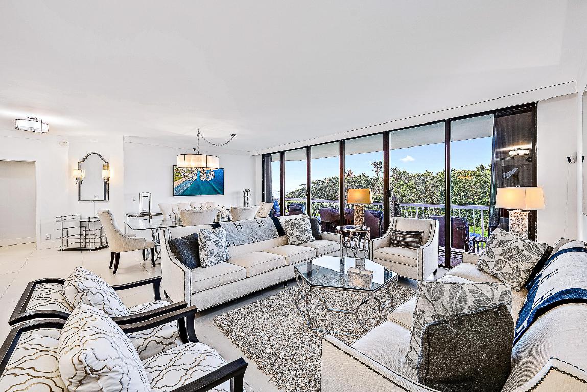 2100 Condo At Sloans Curve - Residential