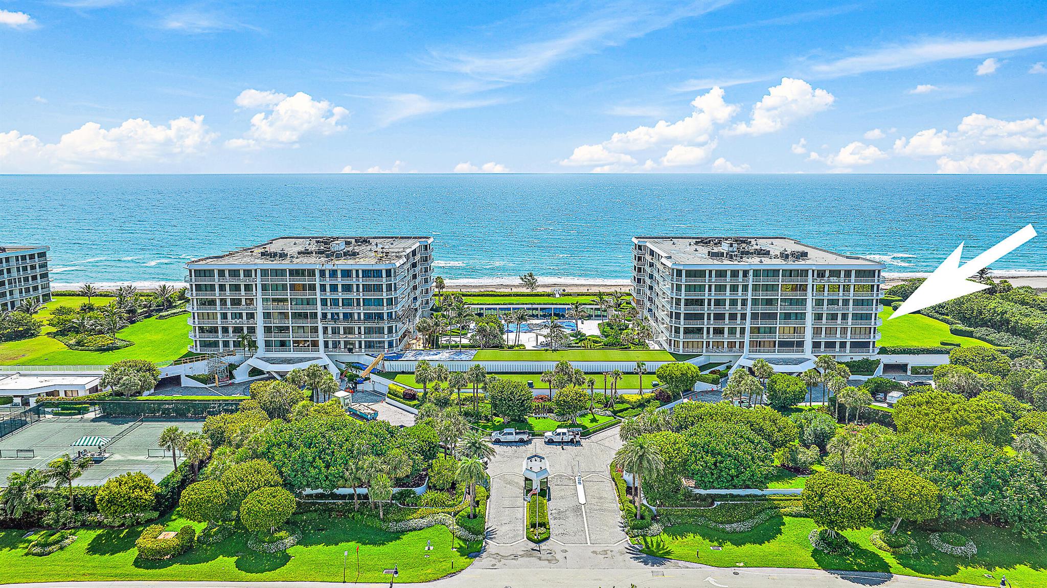 2100 Condo At Sloans Curv - Residential