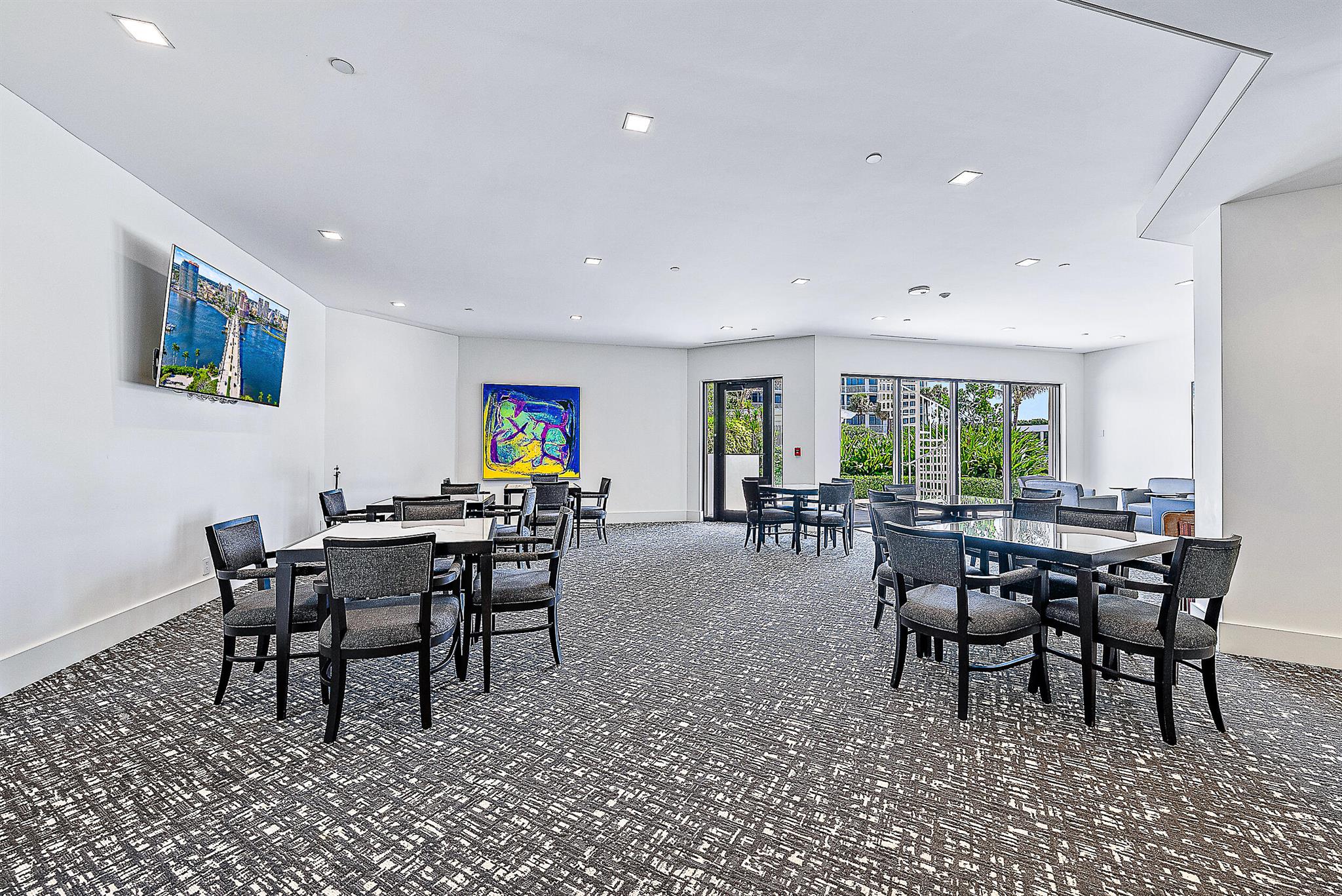 2100 Condo At Sloans Curv - Residential