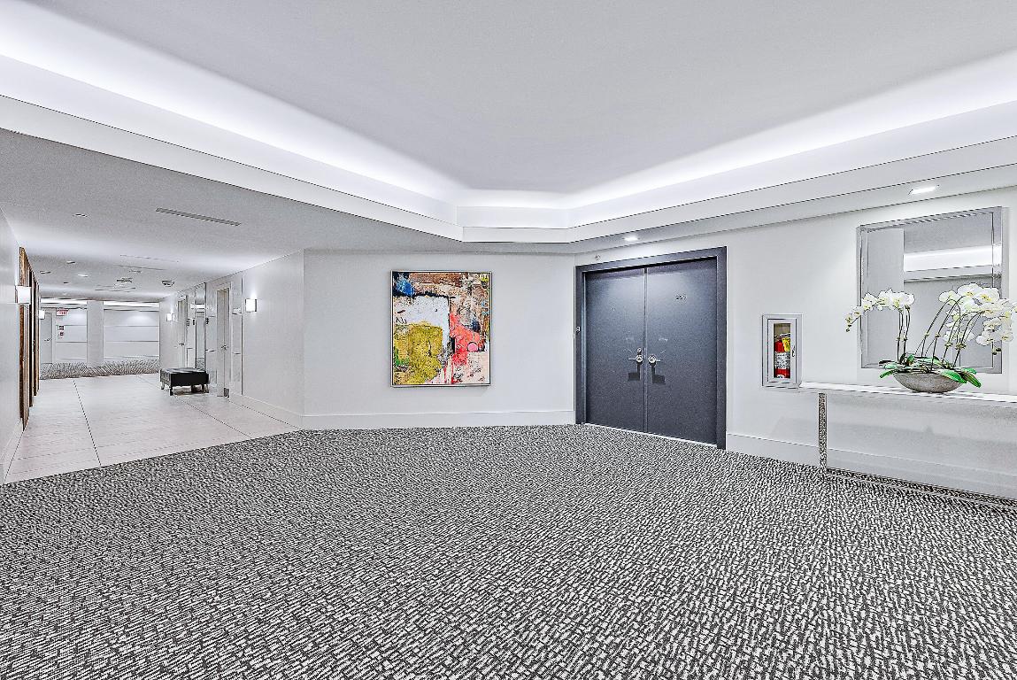 2100 Condo At Sloans Curve - Residential