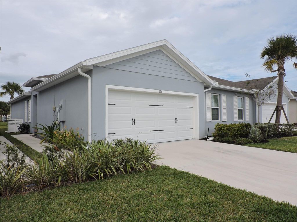 Photo of 836 Persimmon Place, Fort Pierce, FL 34981 (MLS # F10548683)