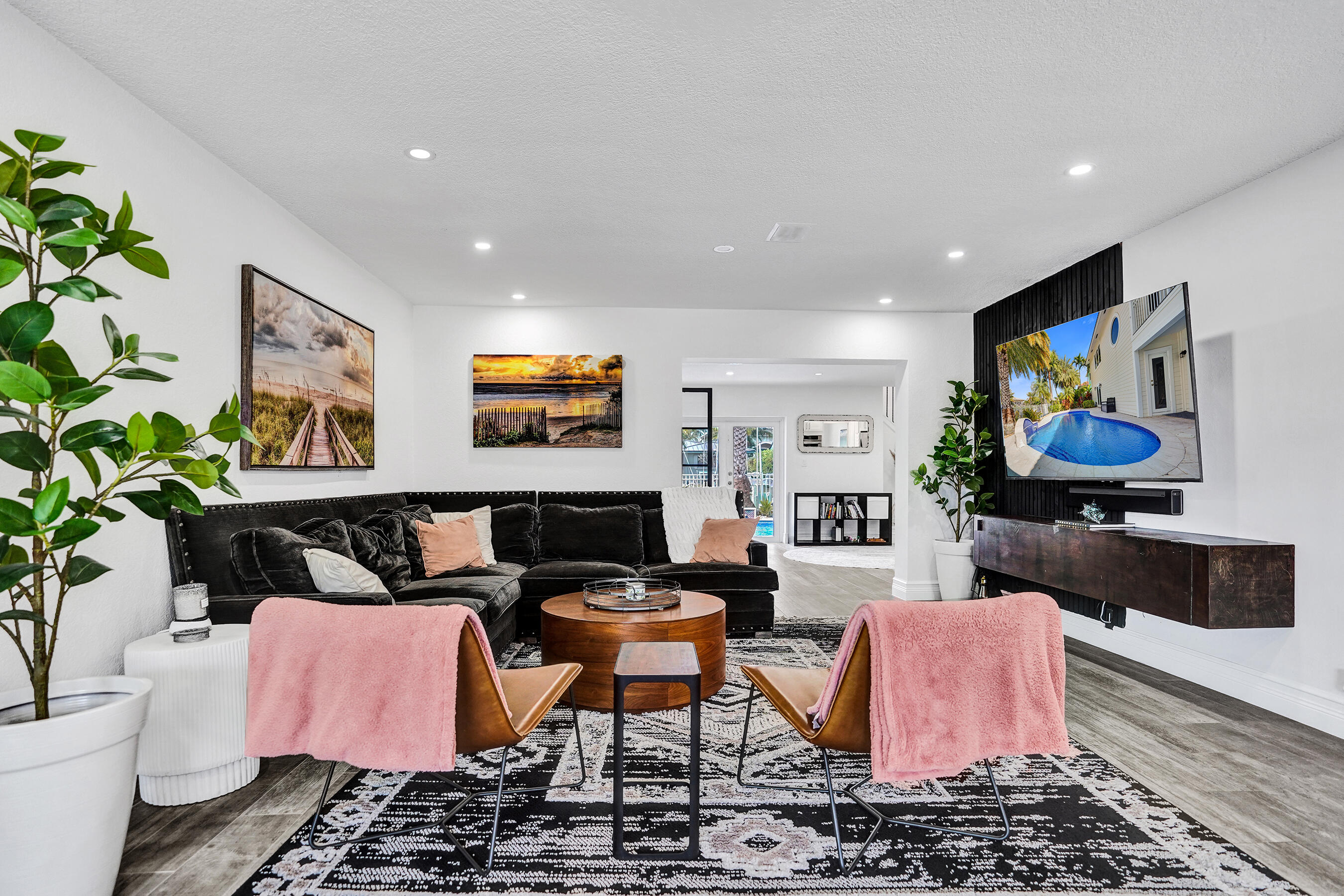 VENETIAN ISLES 2ND SEC - Residential