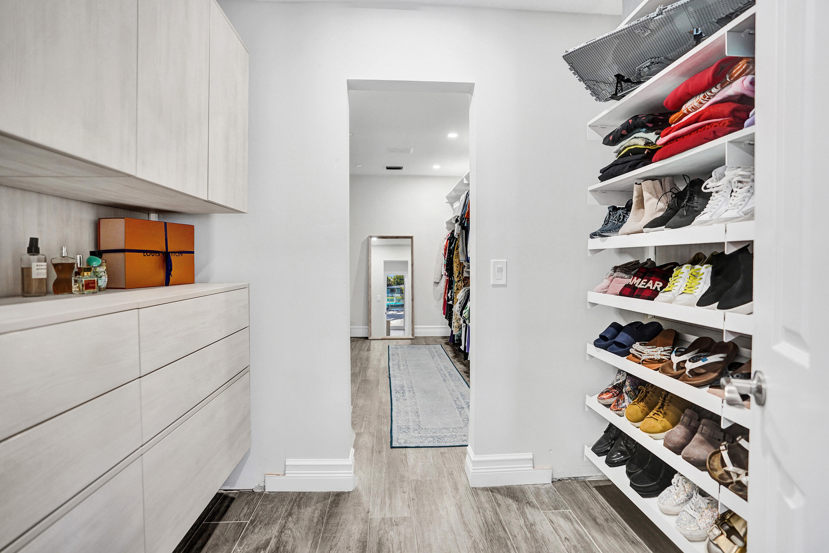 VENETIAN ISLES 2ND SEC - Residential