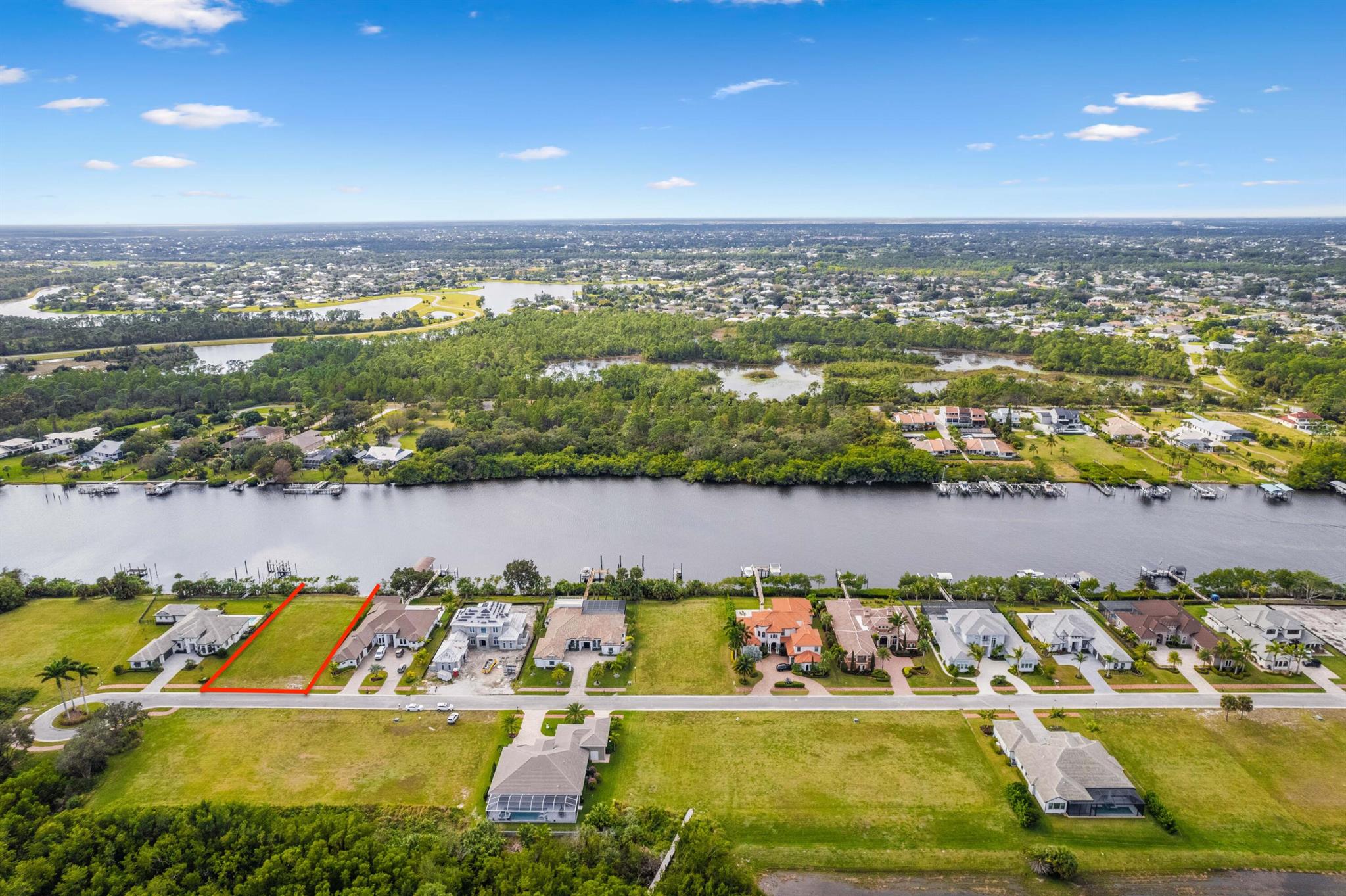 FIRST REPLAT OF RIVER POI - Land