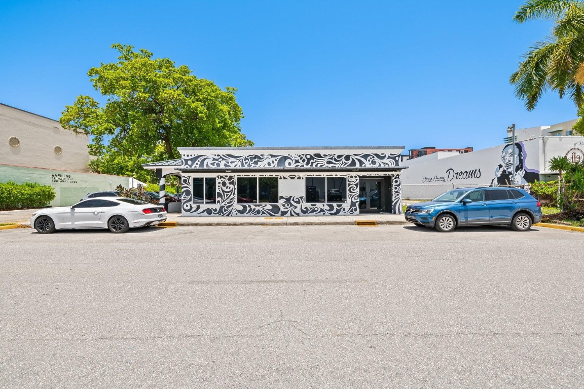 716-718 NE 2nd Avenue