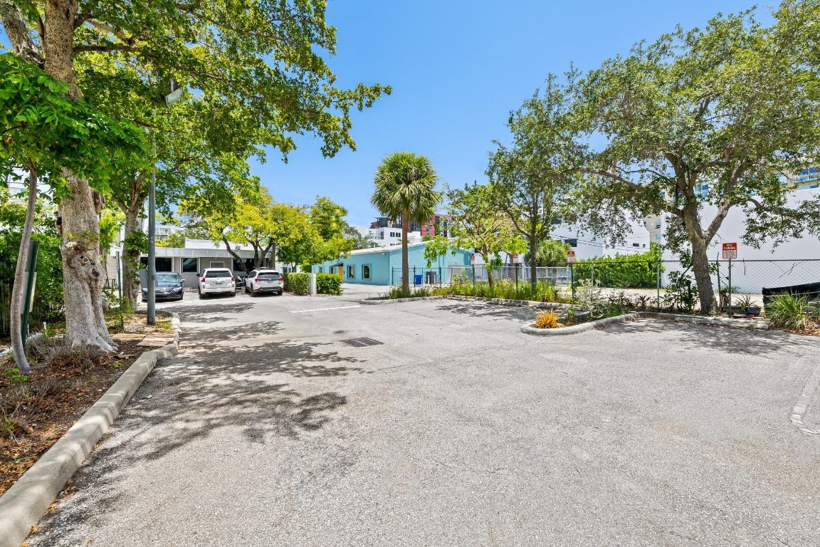 716-718 NE 2nd Avenue