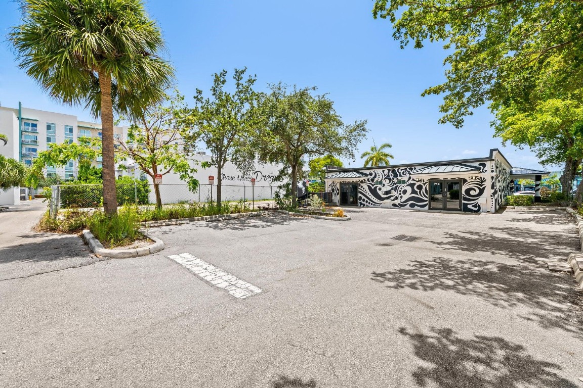 716-718 NE 2nd Avenue