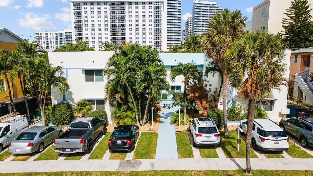 Photo of 3015 Seville Street #7, Fort Lauderdale, FL 33304 (MLS # B26027911)