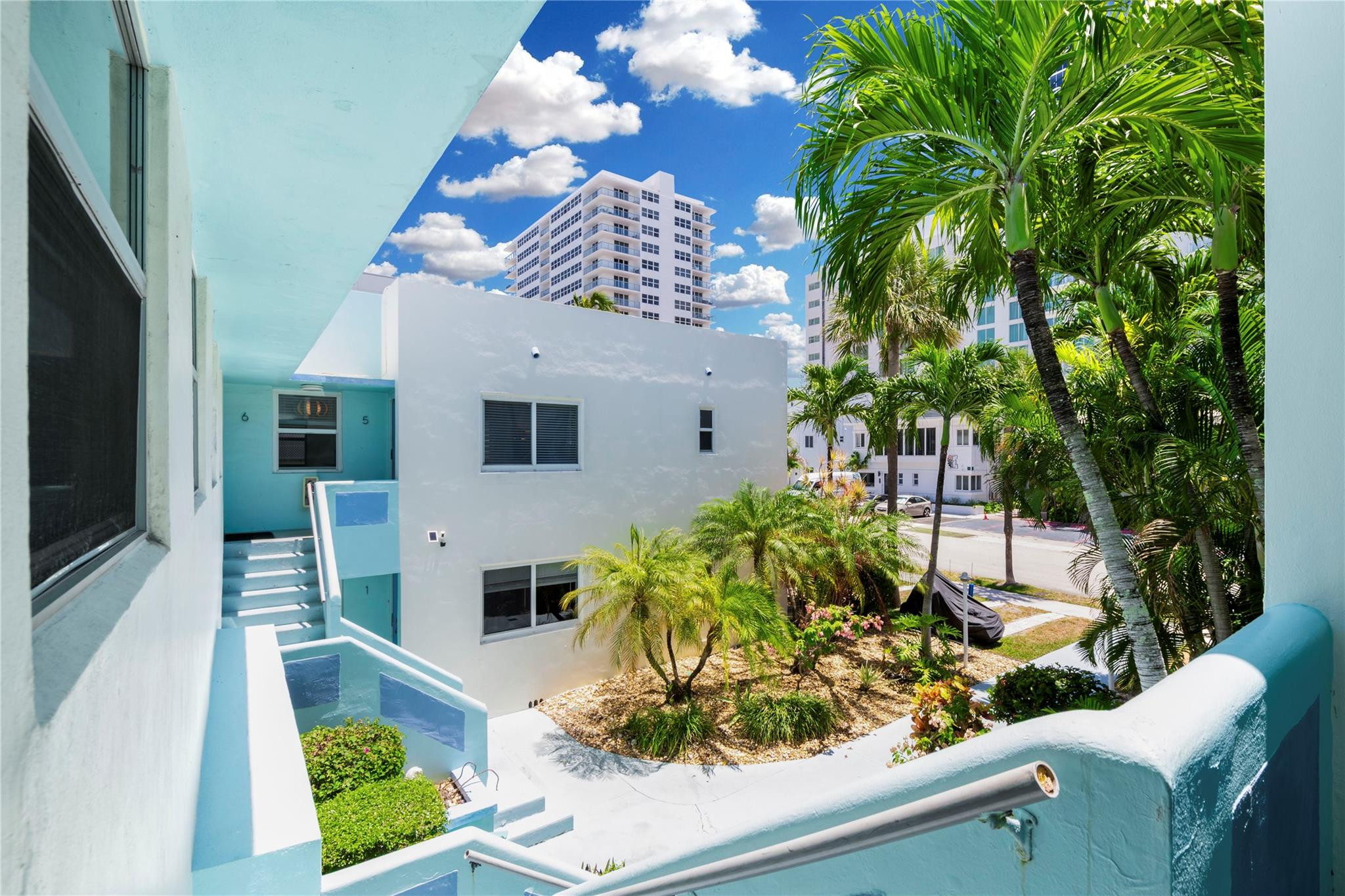 BREAKERS SEVILLE CO-OP - Residential Lease