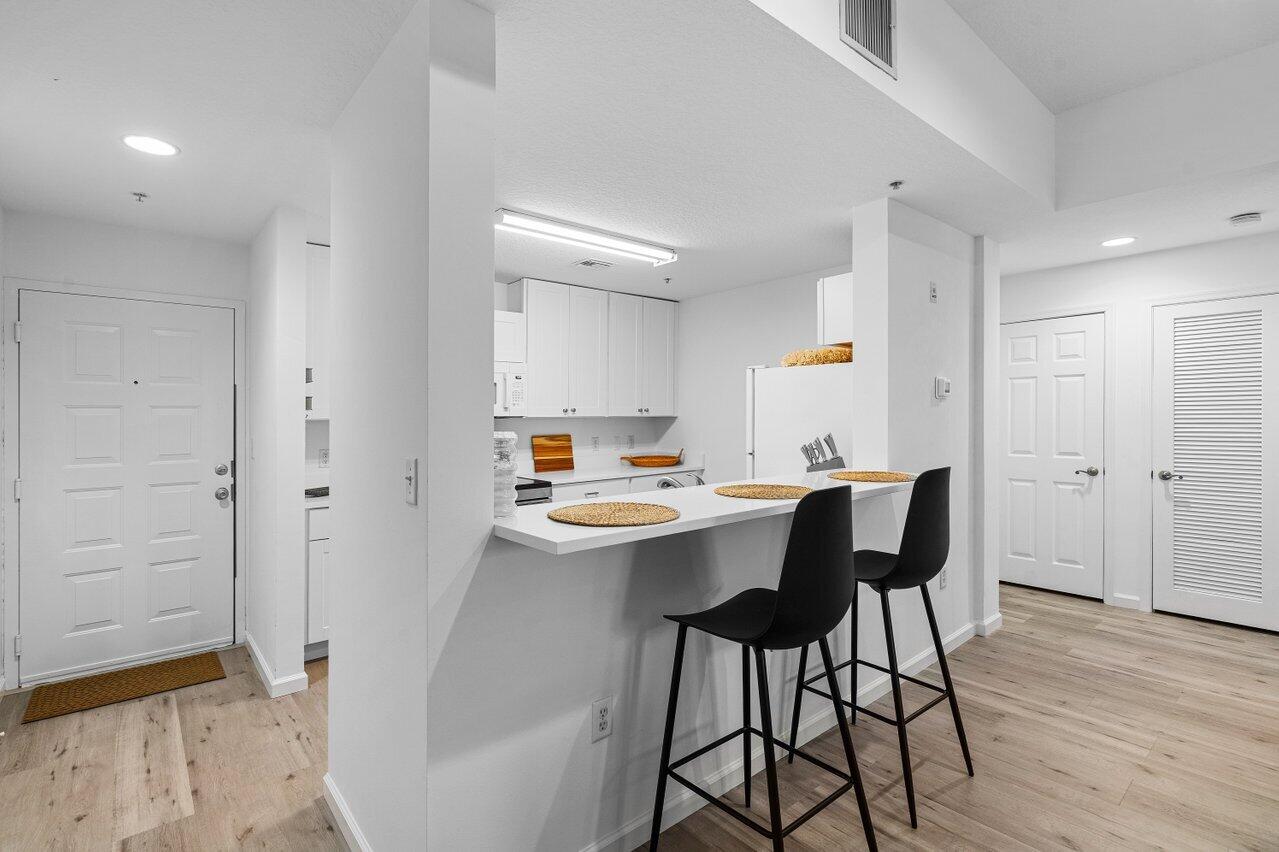 VILLAGE AT ABACOA CONDO - Residential Lease