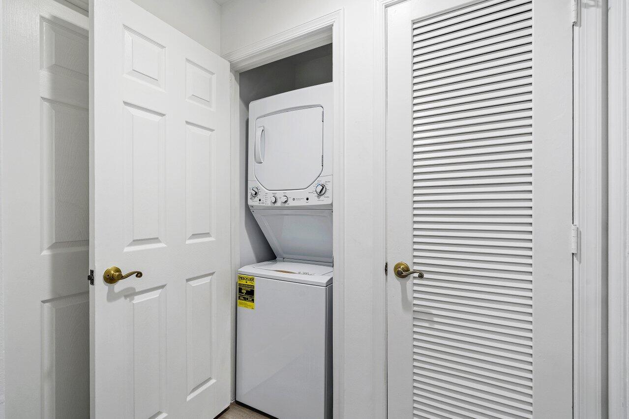 VILLAGE AT ABACOA CONDO - Residential Lease