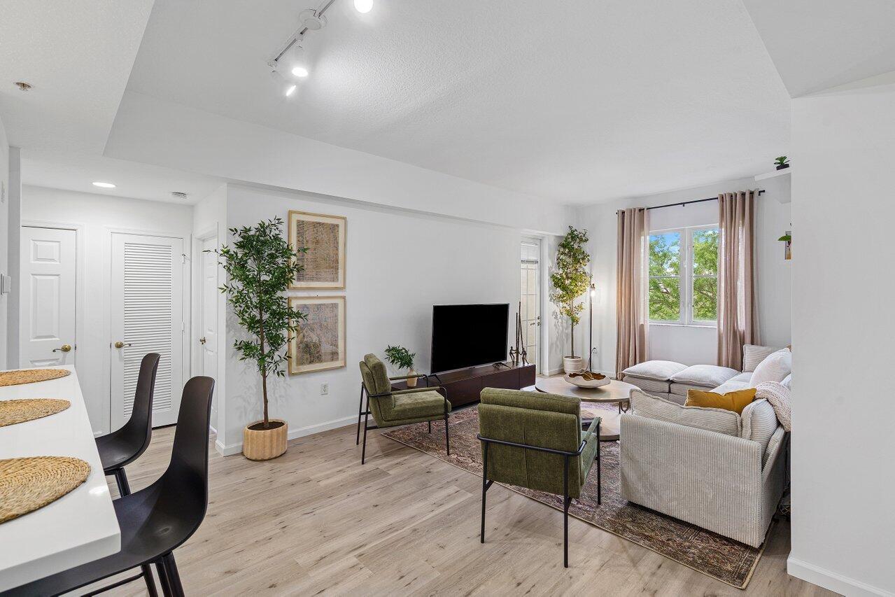 VILLAGE AT ABACOA CONDO - Residential Lease