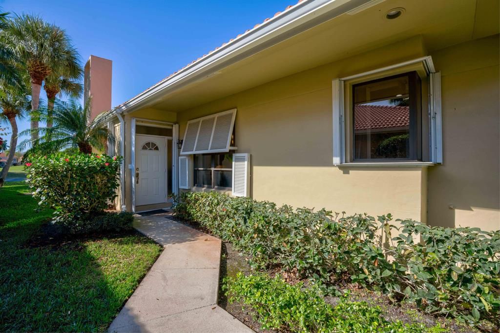 Photo of 287 Old Meadow Way, Palm Beach Gardens, FL 33418 (MLS # R10694331)