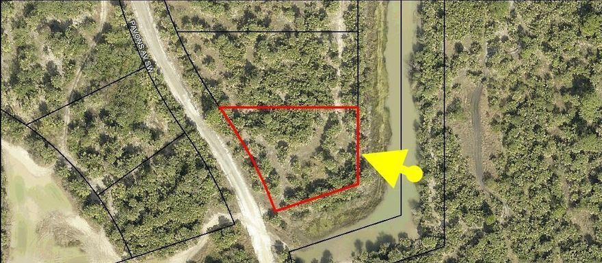 Perfect lot to build your dream home in the BOOMING area of Palm Bay. Great location with plenty of homes already built around it. Don't miss this opportunity!