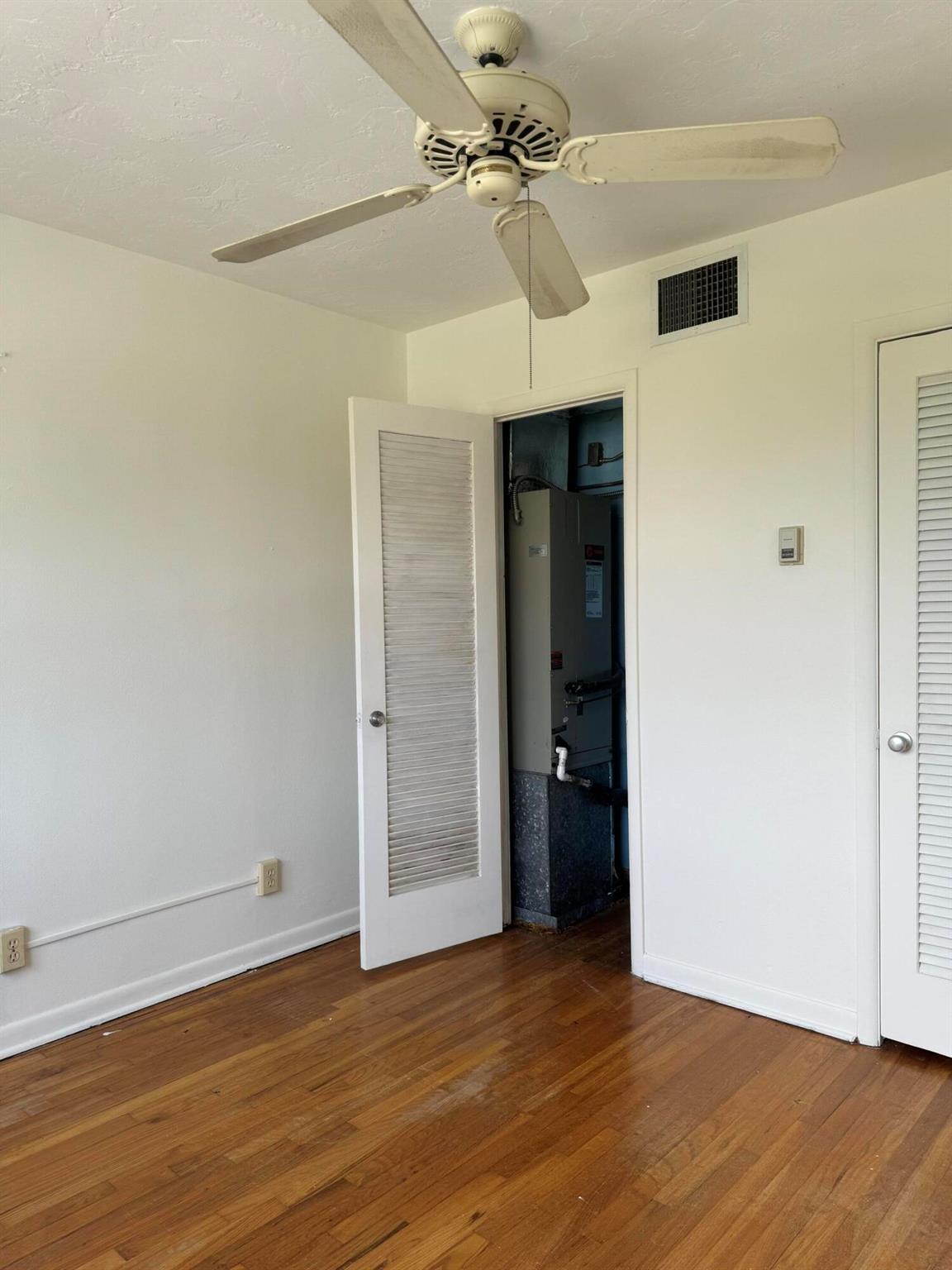 Lake Osborne Towers CO-Op APTS INC 302 Lake Osborn - Residential