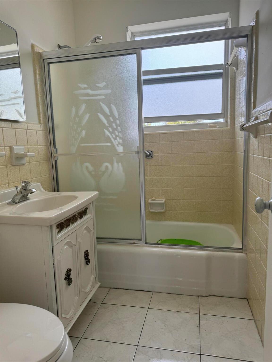 Lake Osborne Towers CO-Op APTS INC 302 Lake Osborn - Residential