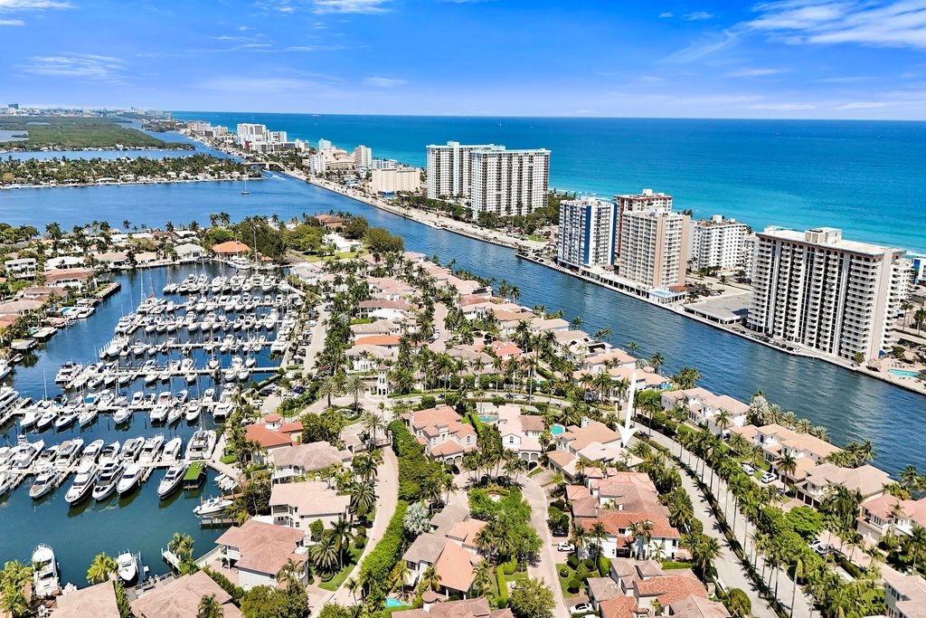 Photo of 818 Spinnaker Drive E, Hollywood, FL 33019 (MLS # B26007634)