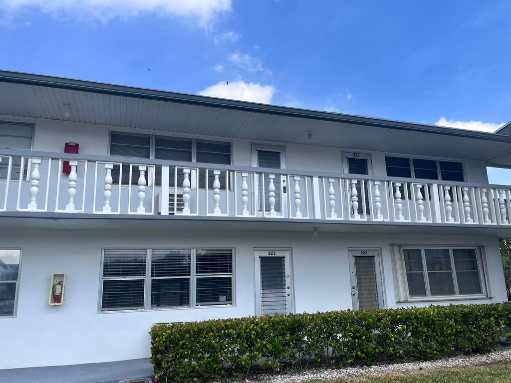 Photo of 234 Camden J #234, West Palm Beach, FL 33417 (MLS # R11165374)